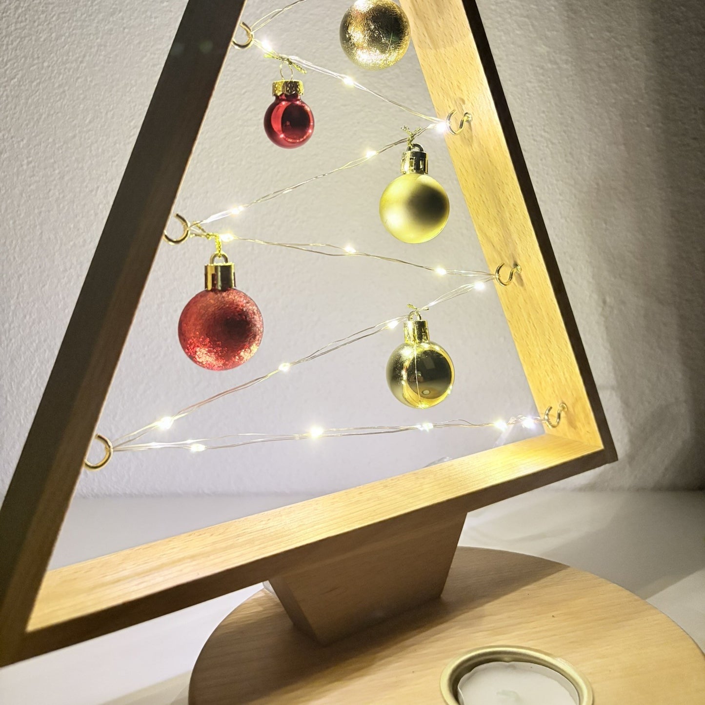 Gloria | Handgefertigter Weihnachtsbaum aus Buchenholz mit Messingeinsatz für Teelicht