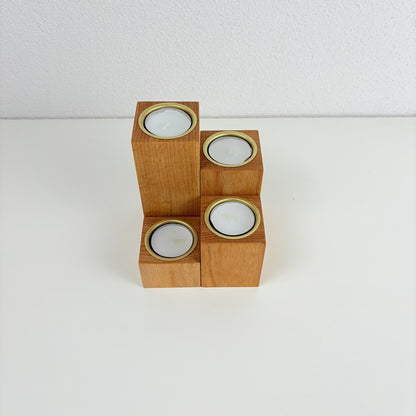 Elegantes 4er Set Teelichthalter aus massiver Buche (gross) mit edlen Messingeinsätzen
