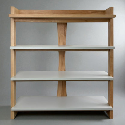 Design Massivholz-Beistellregal aus Kernbuche