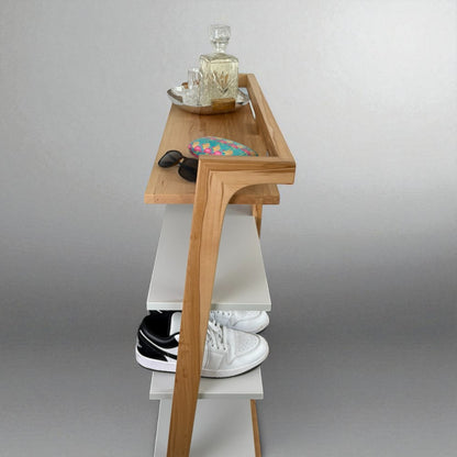 Design Massivholz-Beistellregal aus Kernbuche